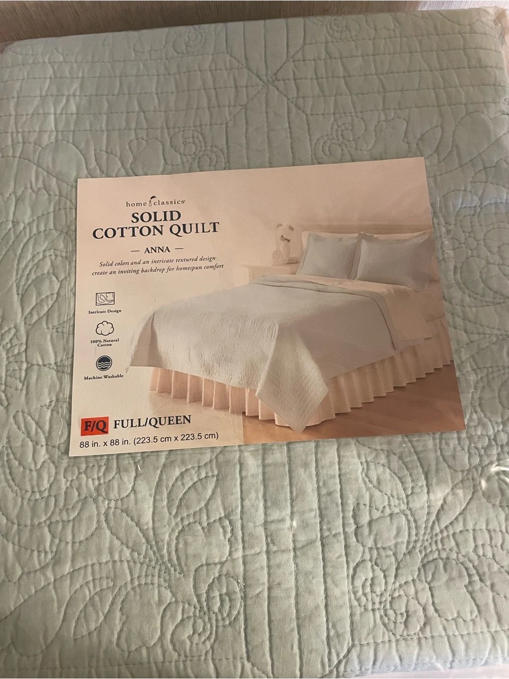 Anna Solid Cotton Quilt in Light Sage